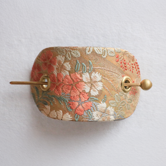 kanzashi hair clip of gold