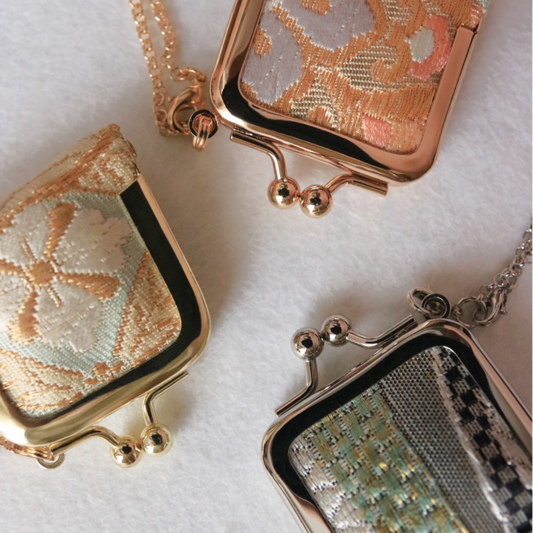 Obi Clasp Purse (Black and Green)